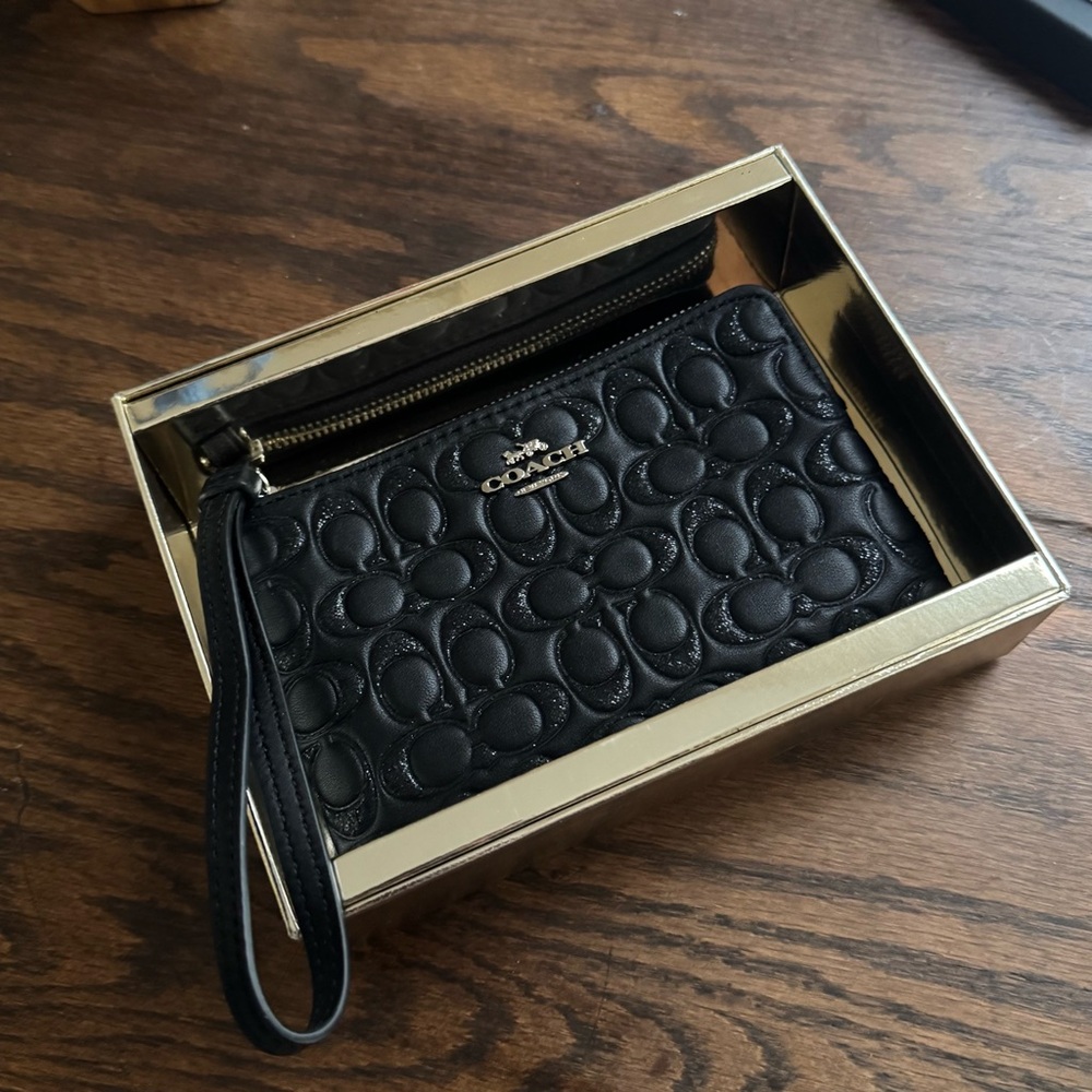 Coach Corner Zip Wristlet - Black - NWT